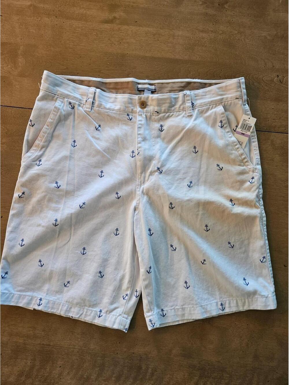 Izod Men's White Weathered Chino Shorts with Blue Anchor Cruise Wear Size 38